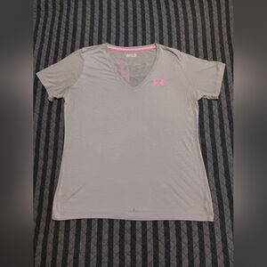 👚 ✨Under Armour Women’s V-Neck T-Shirt 👚 ✨